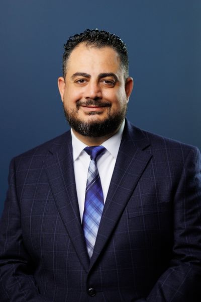 Dr. Sevan Benlian
