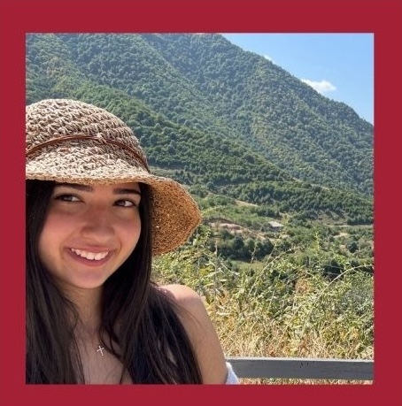 Photo of Tutor Isabella.